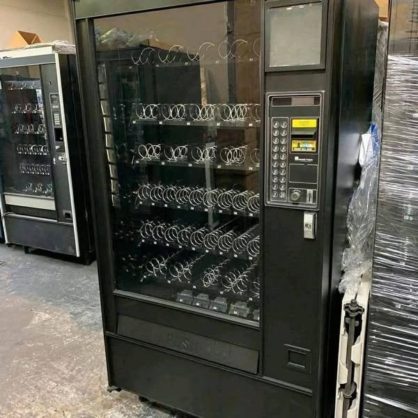 Refurbished Automatic Products 113 Snack Machine Refurbished Automatic Products 113 Snack Machine