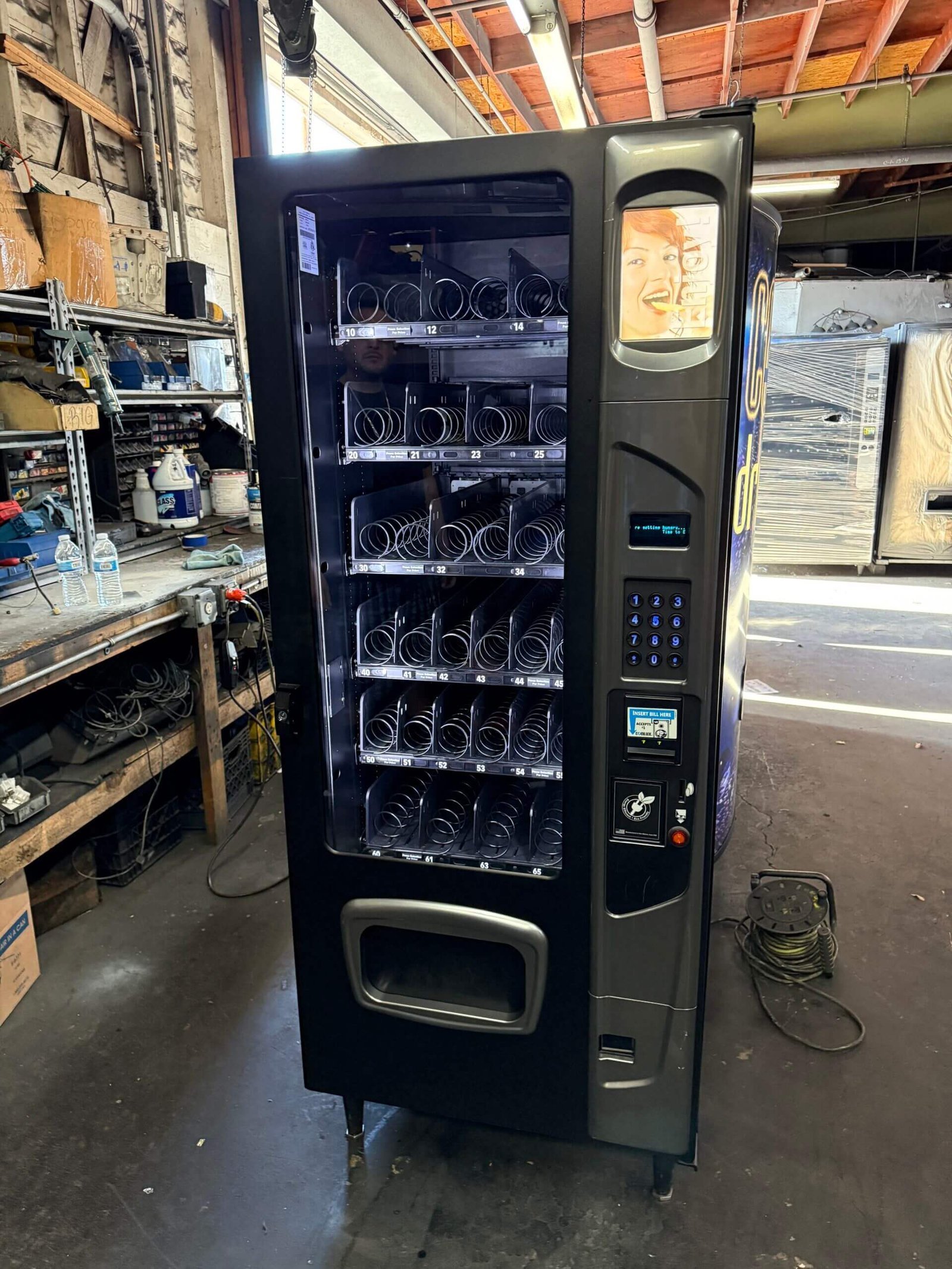 Refurbished Wittern Mercato 3573 Snack Vending Machine — 3-Wide, Glass Front Refurbished Wittern Mercato 3573 Snack Vending Machine — 3-Wide, Glass Front