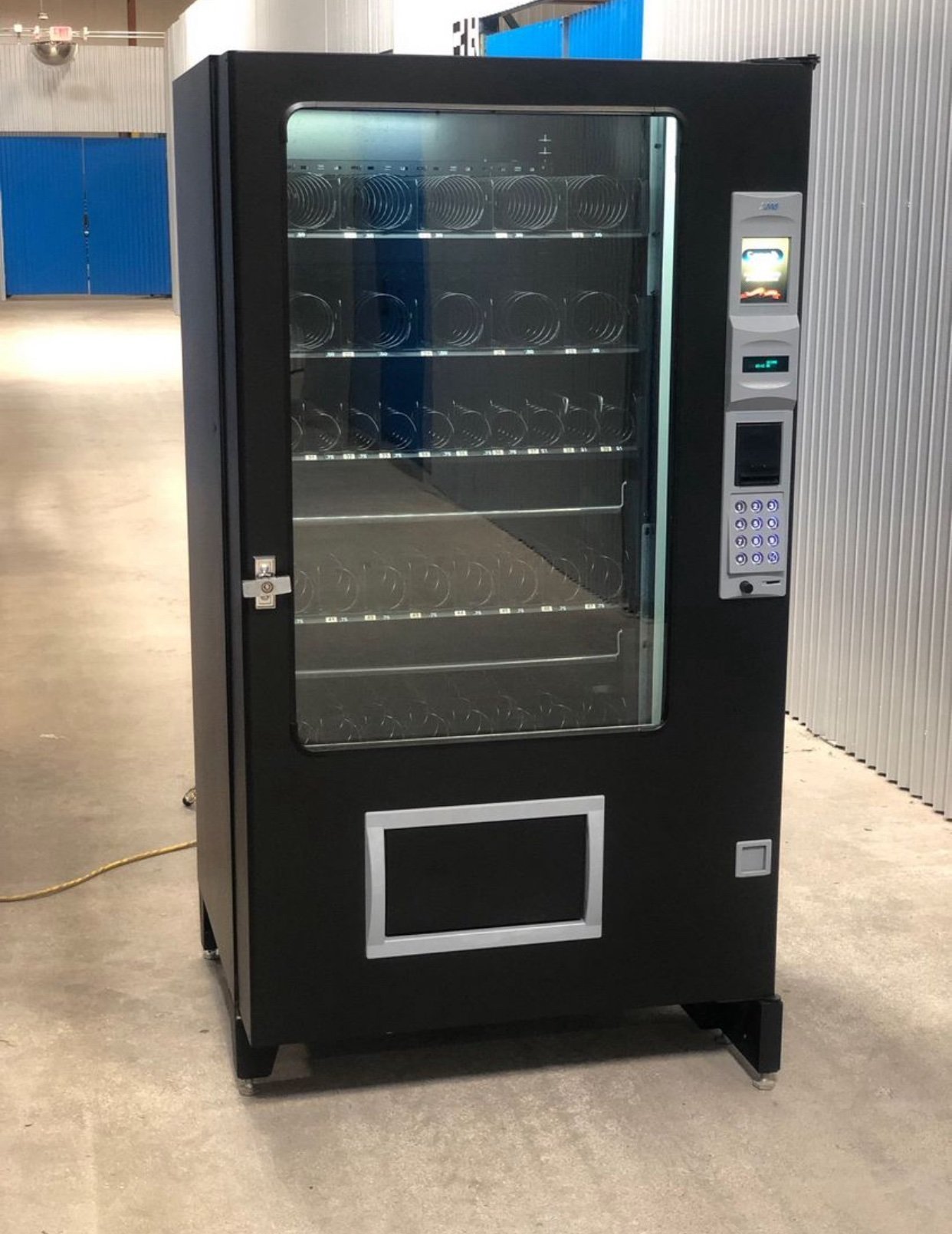 Used AMS 39 Sensit 3 Combo Vending Machine Used AMS 39 Sensit 3 Combo Vending Machine