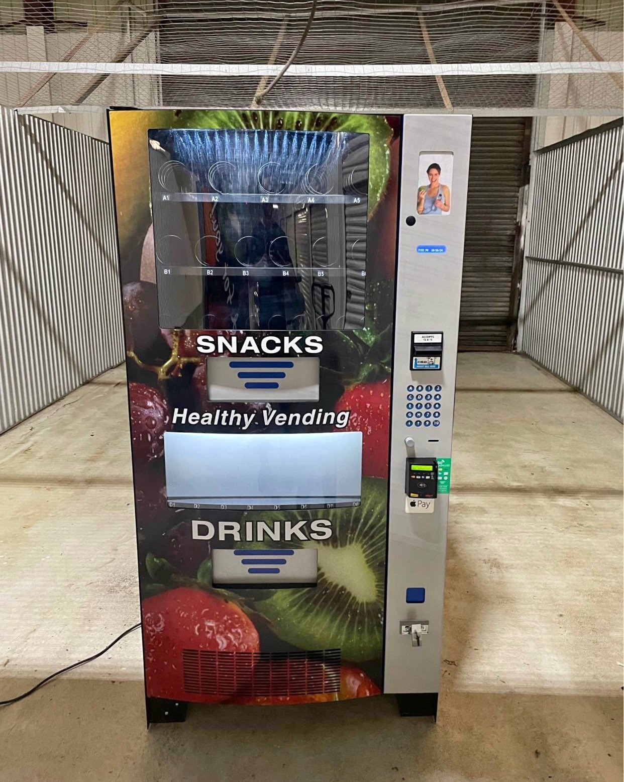 Used Seaga HY900 Combo Vending Machine with Card Reader Used Seaga HY900 Combo Vending Machine with Card Reader