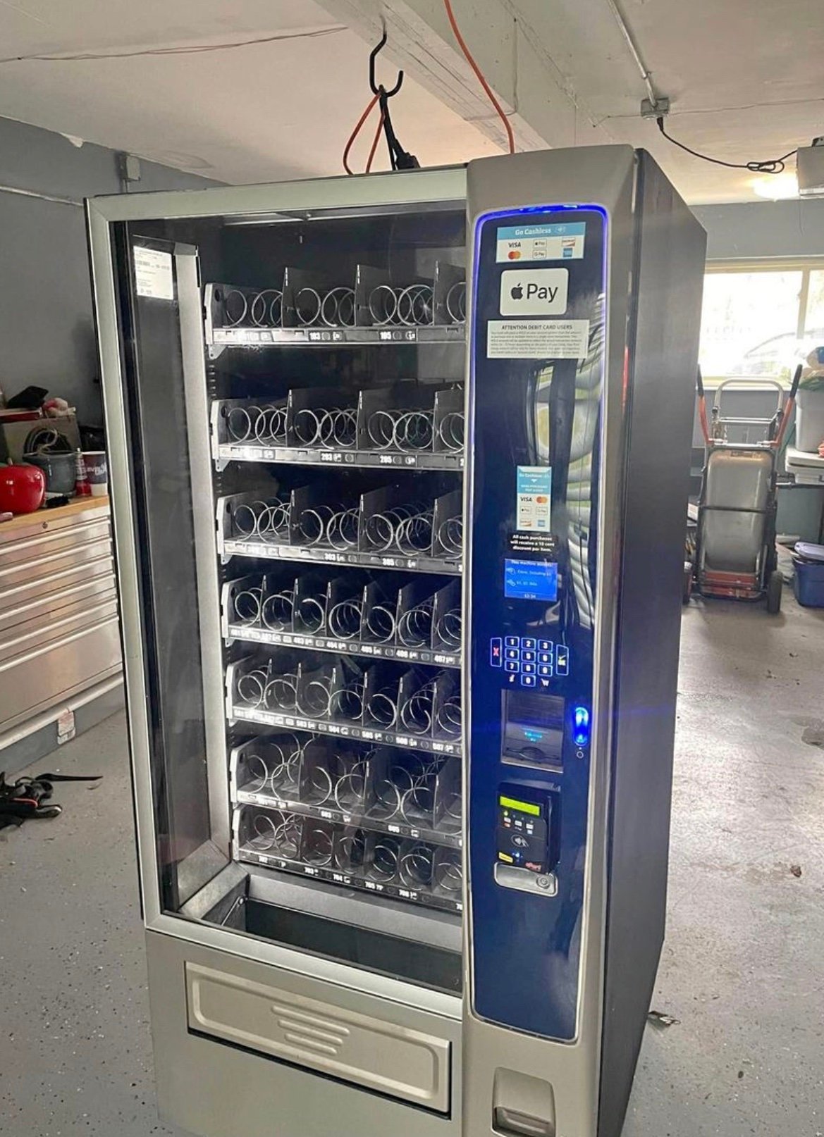 Used Crane 471 Merchant Media Combo Vending Machine Used Crane 471 Merchant Media Combo Vending Machine