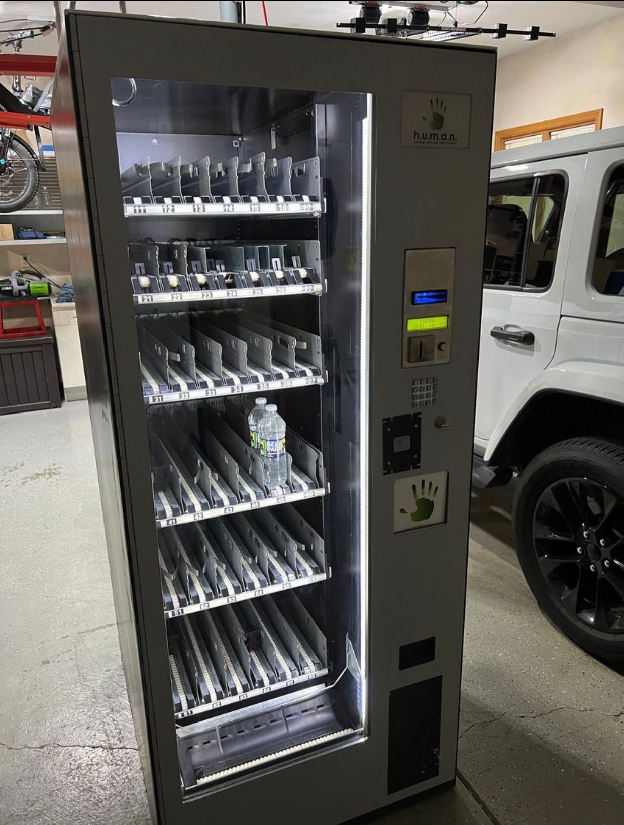 Refurbished Jofemar V4 Refrigerated Vending Machine Refurbished Jofemar V4 Refrigerated Vending Machine